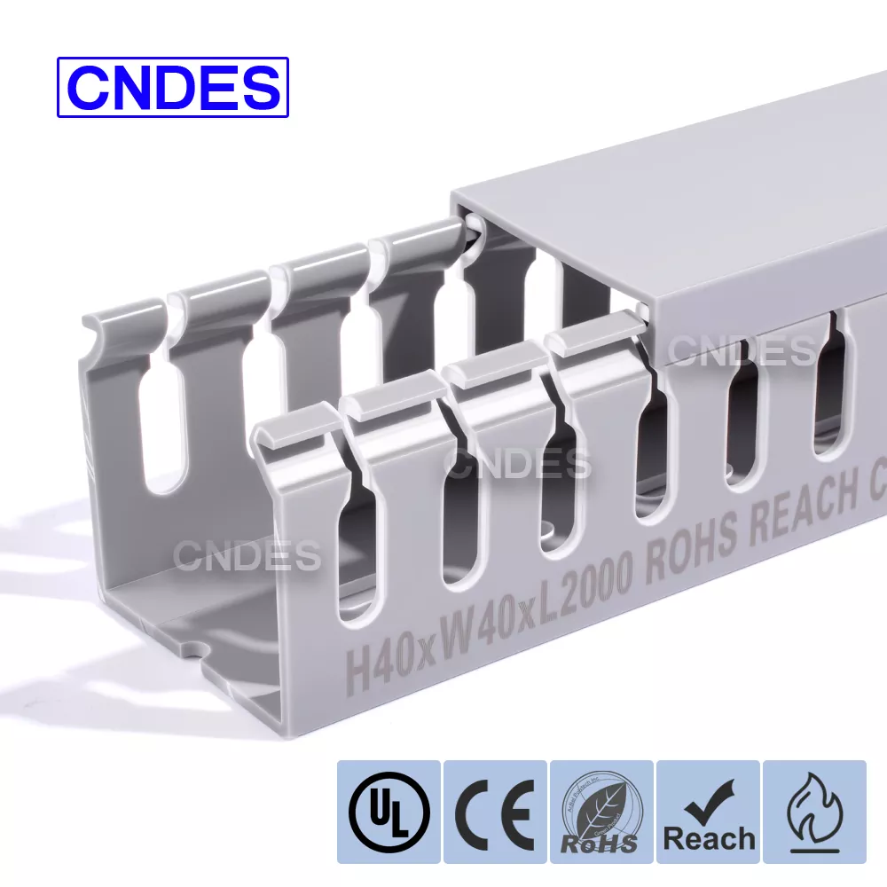 Goulotte de câblage en PVC 40 × 40 avec couvercle