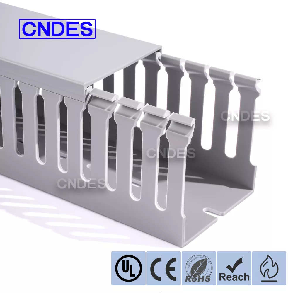 Chemin de câbles en PVC 65 × 65